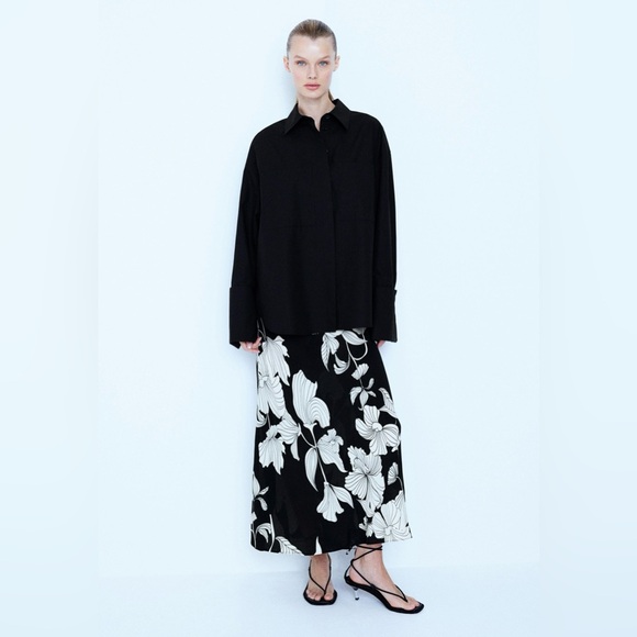 Black and White Floral Viscose Midi Skirt XS - Picture 2 of 6
